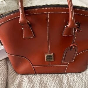 Dooney & Bourke Tote